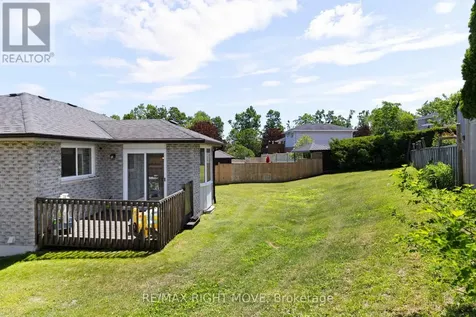 5 Chestnut Place Orillia ON L3V 7N8