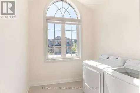 44 Bannister Road Barrie ON L9J 0L7