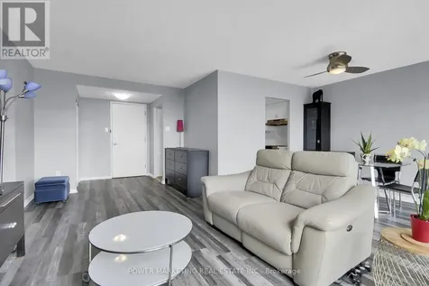 2759 Carousel Crescent Ottawa ON K1T 2N5