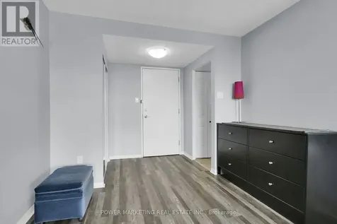 2759 Carousel Crescent Ottawa ON K1T 2N5