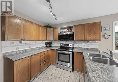 1912 Des Epinettes Avenue Ottawa ON K1C 6P5