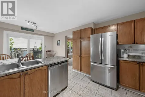 1912 Des Epinettes Avenue Ottawa ON K1C 6P5