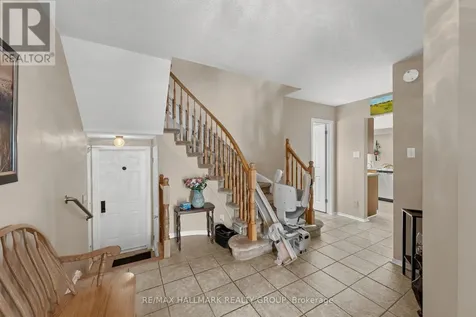 1912 Des Epinettes Avenue Ottawa ON K1C 6P5