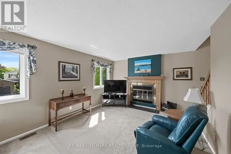 1912 Des Epinettes Avenue Ottawa ON K1C 6P5