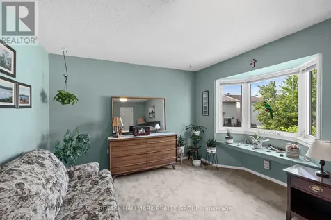 1912 Des Epinettes Avenue Ottawa ON K1C 6P5