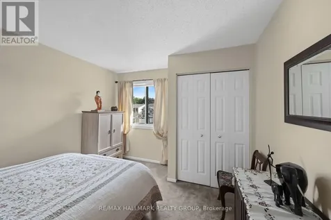 1912 Des Epinettes Avenue Ottawa ON K1C 6P5