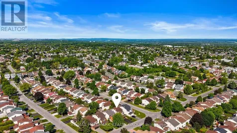 1912 Des Epinettes Avenue Ottawa ON K1C 6P5