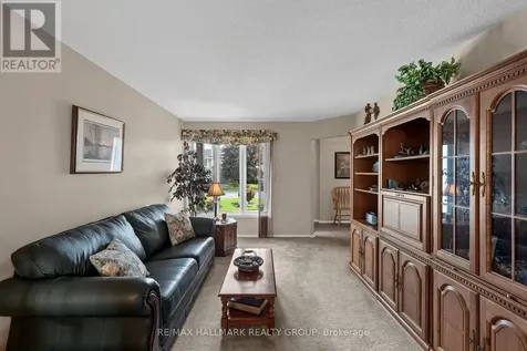 1912 Des Epinettes Avenue Ottawa ON K1C 6P5