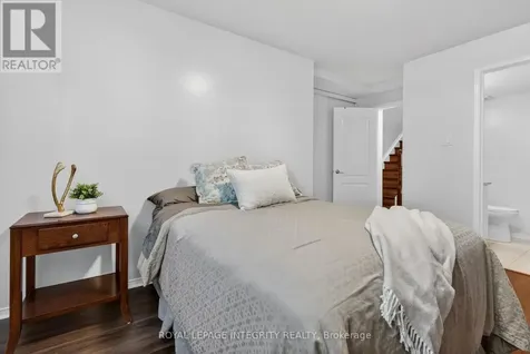 256 Cresthaven Drive Ottawa ON K2G 6W4