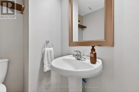 256 Cresthaven Drive Ottawa ON K2G 6W4