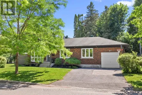 2161 Blossom Drive Ottawa ON K1H 6G6