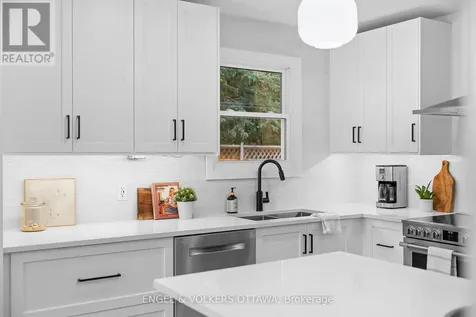 2161 Blossom Drive Ottawa ON K1H 6G6