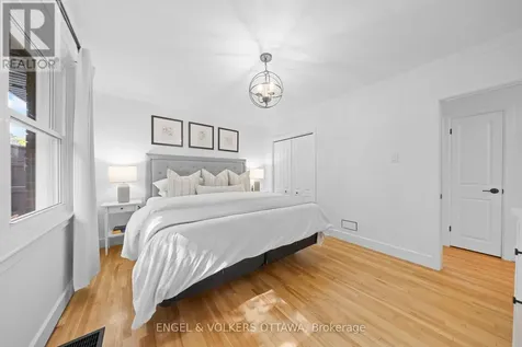 2161 Blossom Drive Ottawa ON K1H 6G6
