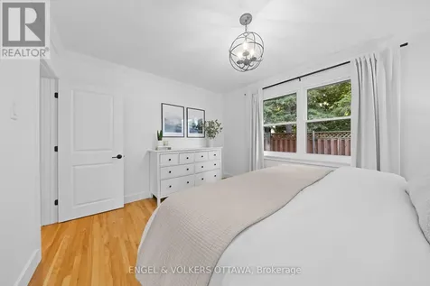 2161 Blossom Drive Ottawa ON K1H 6G6