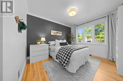 2161 Blossom Drive Ottawa ON K1H 6G6