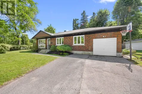 2161 Blossom Drive Ottawa ON K1H 6G6