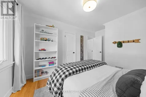 2161 Blossom Drive Ottawa ON K1H 6G6