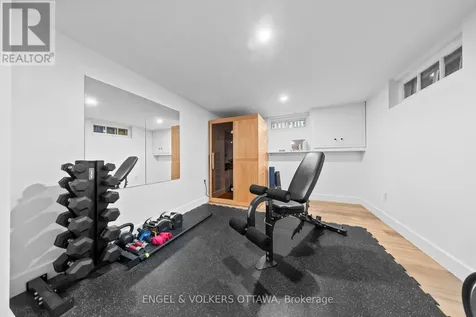 2161 Blossom Drive Ottawa ON K1H 6G6