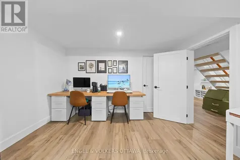 2161 Blossom Drive Ottawa ON K1H 6G6