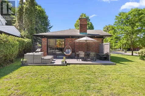 2161 Blossom Drive Ottawa ON K1H 6G6