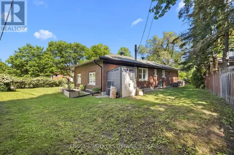 2161 Blossom Drive Ottawa ON K1H 6G6