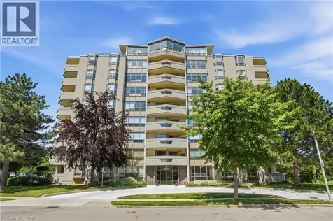8 Village Green Boulevard Stoney Creek ON L8G 5B8
