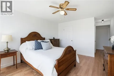 8 Village Green Boulevard Stoney Creek ON L8G 5B8