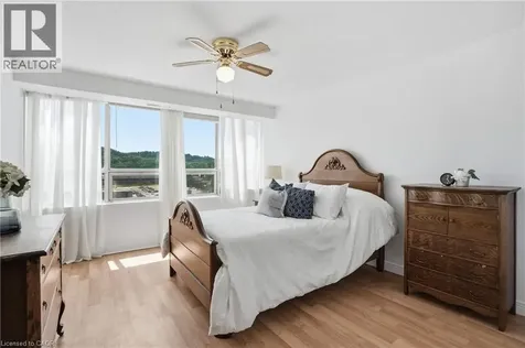8 Village Green Boulevard Stoney Creek ON L8G 5B8