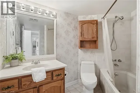 8 Village Green Boulevard Stoney Creek ON L8G 5B8