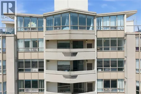 8 Village Green Boulevard Stoney Creek ON L8G 5B8