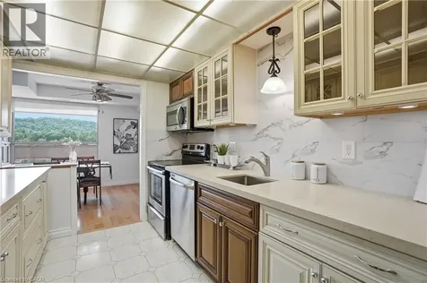8 Village Green Boulevard Stoney Creek ON L8G 5B8
