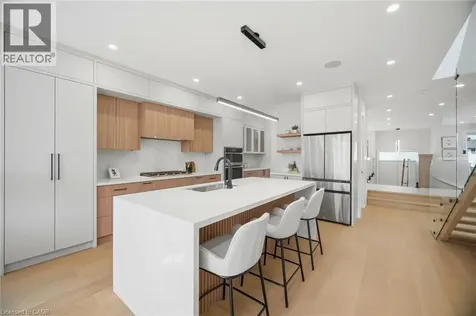 1230 Alexandra Avenue Mississauga ON L5E 2A5