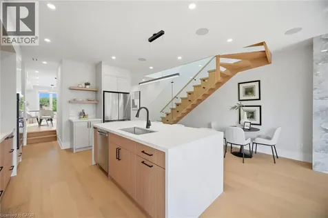 1230 Alexandra Avenue Mississauga ON L5E 2A5