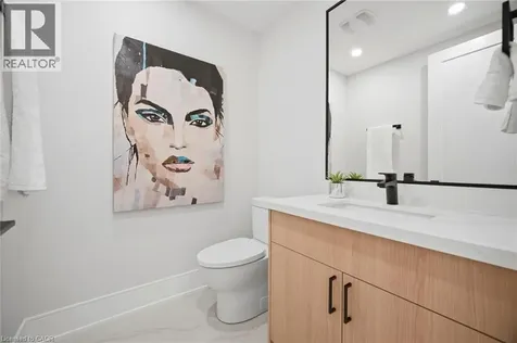 1230 Alexandra Avenue Mississauga ON L5E 2A5
