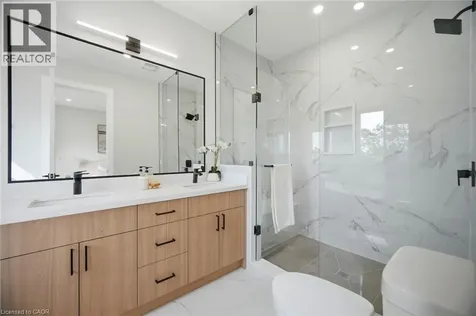 1230 Alexandra Avenue Mississauga ON L5E 2A5