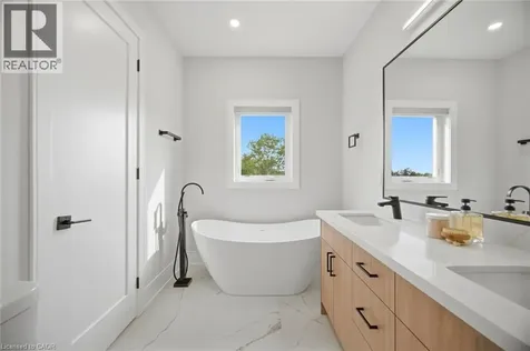 1230 Alexandra Avenue Mississauga ON L5E 2A5