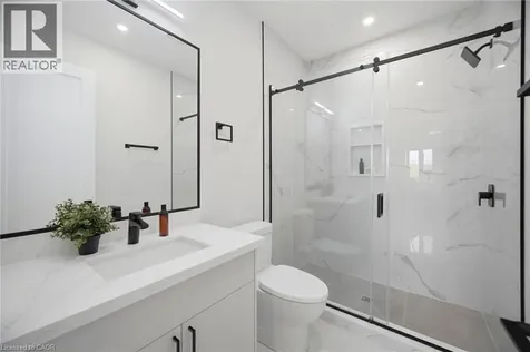1230 Alexandra Avenue Mississauga ON L5E 2A5