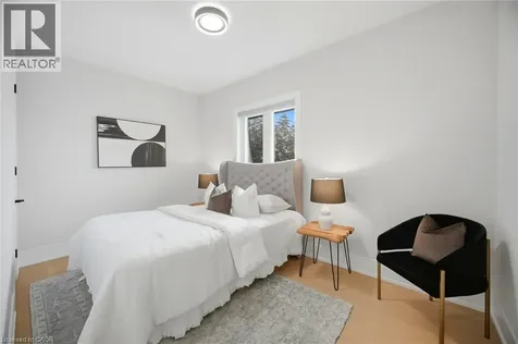 1230 Alexandra Avenue Mississauga ON L5E 2A5