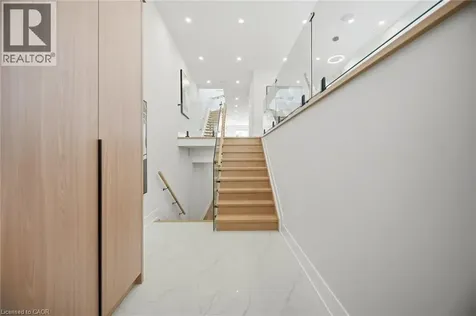 1230 Alexandra Avenue Mississauga ON L5E 2A5