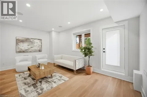 1230 Alexandra Avenue Mississauga ON L5E 2A5