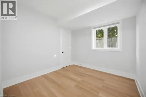 1230 Alexandra Avenue Mississauga ON L5E 2A5