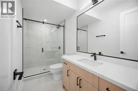 1230 Alexandra Avenue Mississauga ON L5E 2A5