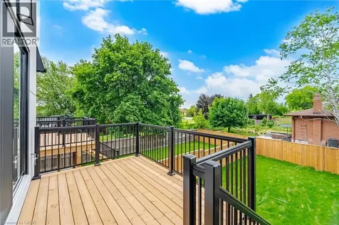 1230 Alexandra Avenue Mississauga ON L5E 2A5
