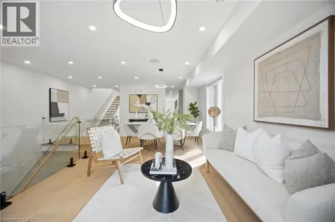 1230 Alexandra Avenue Mississauga ON L5E 2A5