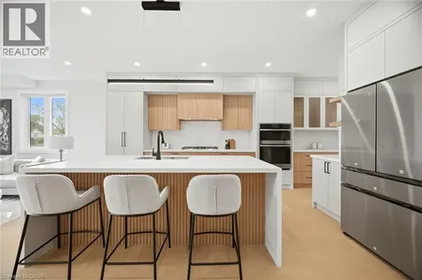1230 Alexandra Avenue Mississauga ON L5E 2A5