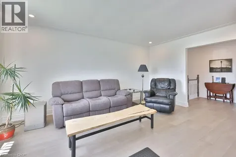 11 Lynwood Drive Stoney Creek ON L8E 3E7