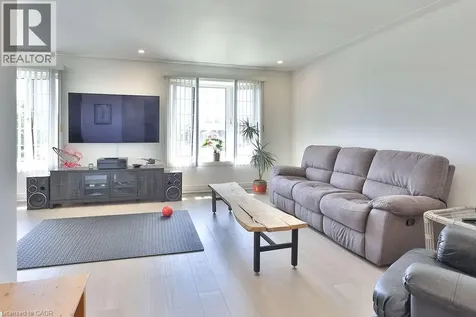 11 Lynwood Drive Stoney Creek ON L8E 3E7