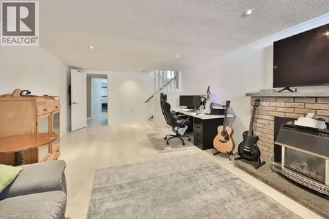 11 Lynwood Drive Stoney Creek ON L8E 3E7