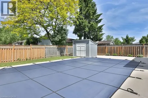 11 Lynwood Drive Stoney Creek ON L8E 3E7