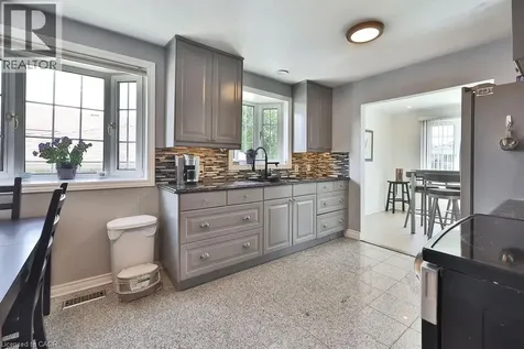 11 Lynwood Drive Stoney Creek ON L8E 3E7